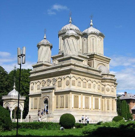 Monasteries of Curtea De Arges: Day Trip From Bucharest - Recommended Tips for Travelers