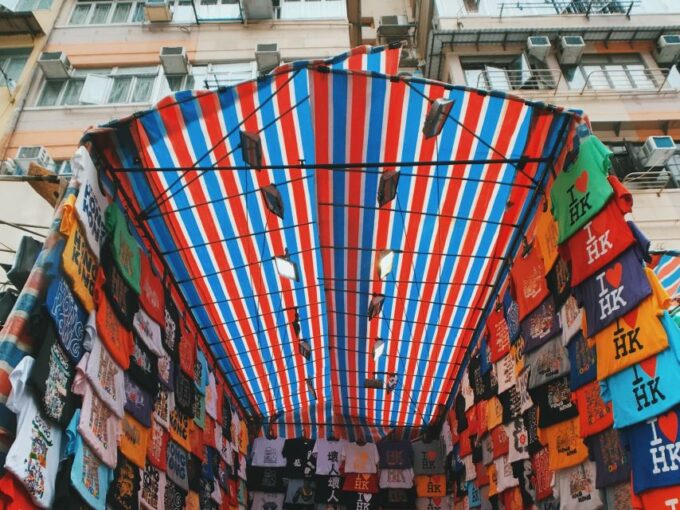 Mong Kok (Kowloon) Street Markets Private Walking Tour - Navigating the Ladies Market
