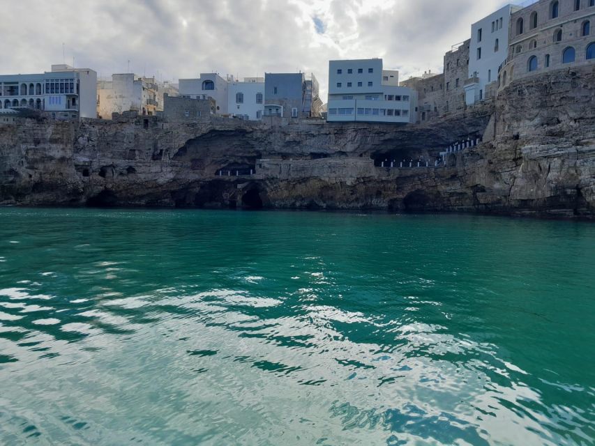 Monopoli: 2.5-Hour Guided Boat Tour of the Topolignano a Mare Caves - Visiting Grotta Palazzese