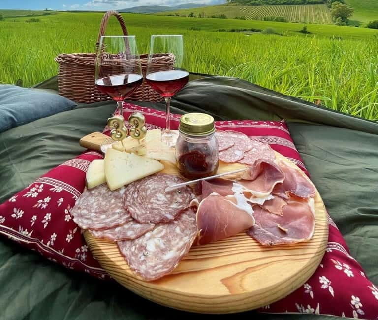 Montalcino: Vineyard Picnic with Rosso di Montalcino Wine - A Deep Dive into the Vineyard Picnic Experience