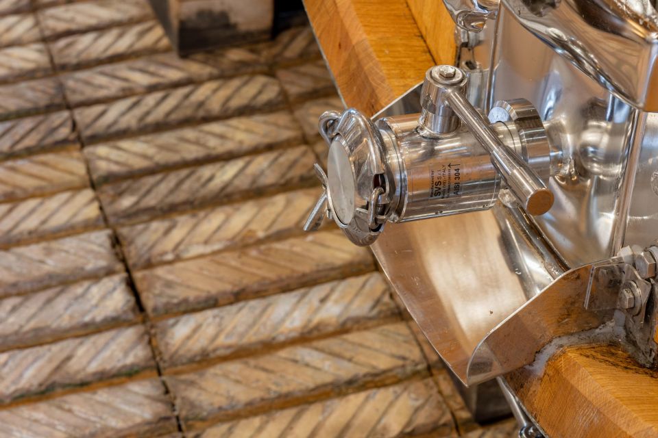 Montalcino: Wine Tasting With Tuscan Cold Cuts and Cheese - Guided Vineyard Tour