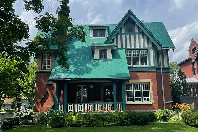 Montcalm & St. Jean Baptiste Districts Walking Tour (2,5h) - Accessibility and Participation