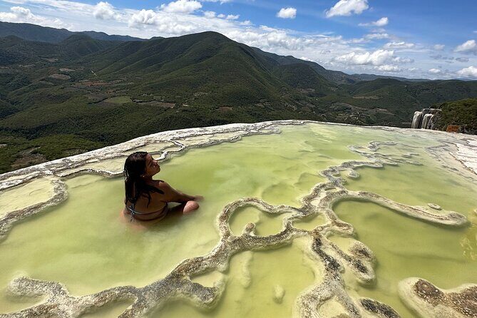 Monte Albán, Hierve el Agua, Mezcal distillery & Teotitlán rugs - Authenticity and Local Connection