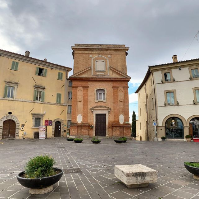 Montefalco: Guided Tour With Vineyard Visit and Lunch - Key Points