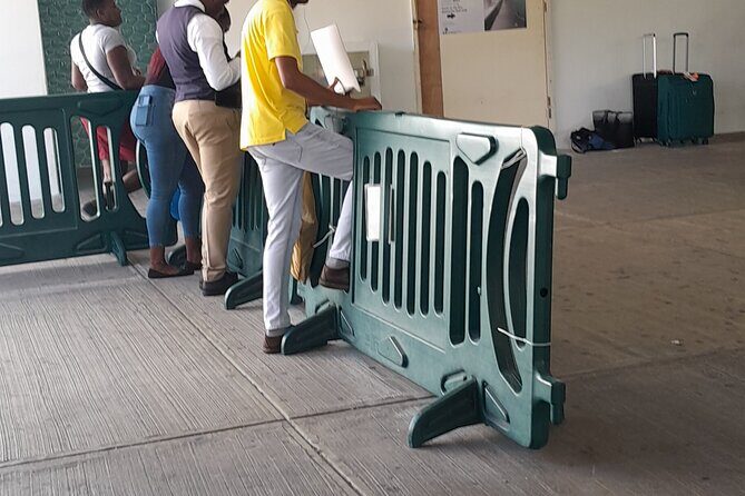 Montego Bay Airport private Taxi to Royalton Negril - Who Should Consider This Service?