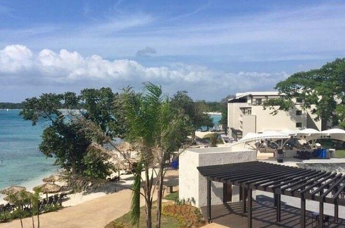 Montego Bay Airport to Royalton/Hideaway Negril Private Transfer - The Bottom Line: Who Is This Transfer Perfect For?