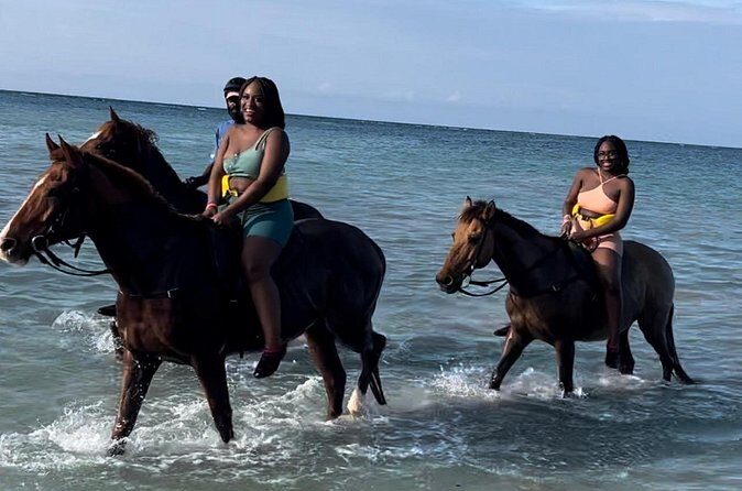 Montego Bay Clear Kayak Photoshoot and Horseback Riding Combo - FAQ