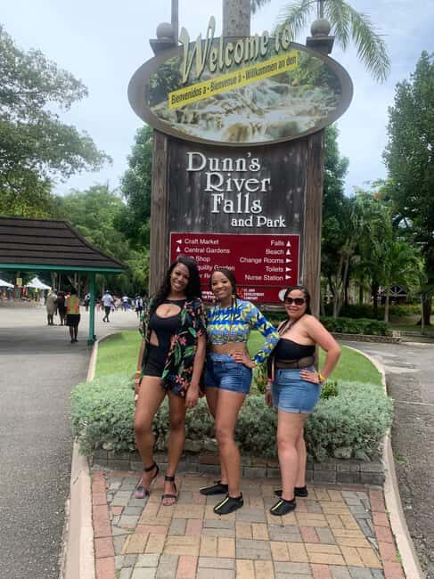 Montego Bay: Dunn's River Falls Private Excursion - Key Points