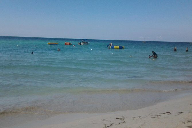 Montego Bay Excursion Negril 7 Miles Beach, Rick's Cafe and Time Square Shopping - Who Should Consider This Tour?