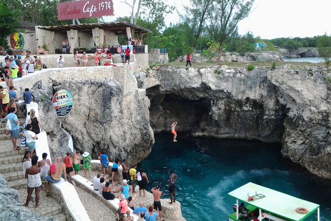 Montego Bay Excursion Negril 7 Miles Beach, Rick's Cafe and Time Square Shopping - FAQ