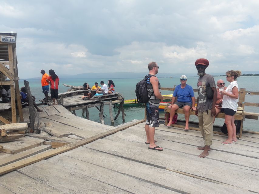 Montego Bay: Floyds Pelican Bar Private Return Transfer - Hotel Pickup and Drop-off
