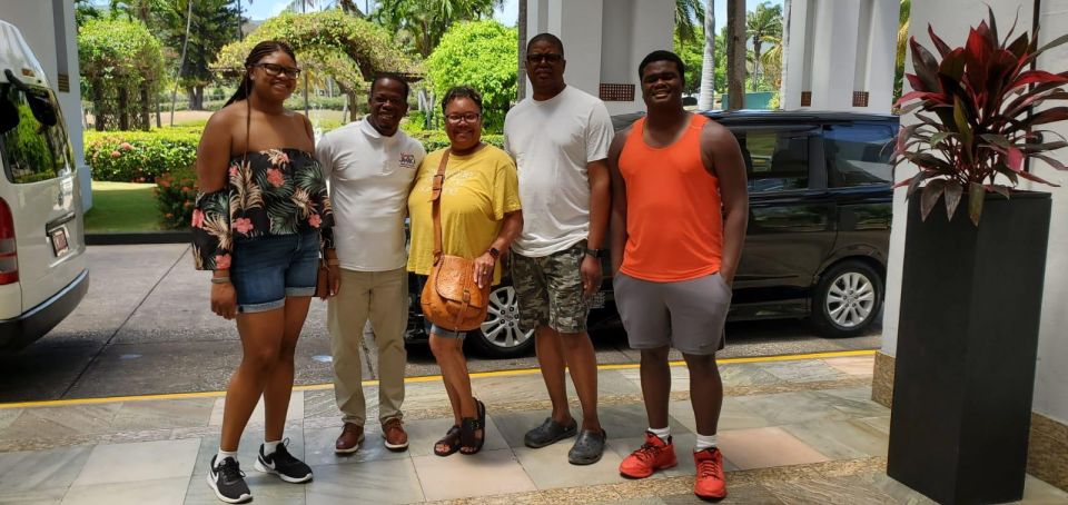 Montego Bay: Private City Walking Tour With Transportation - Relaxing at Doctors Cave Beach