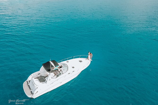 Montego Bay Private Yacht Tour With Open Bar and Lunch - Dining Experience