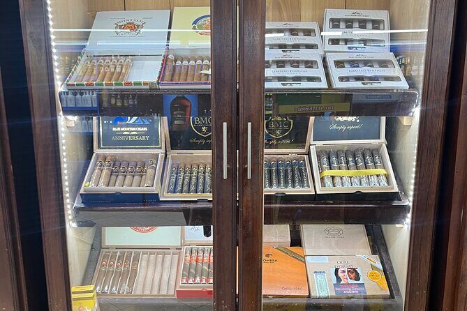 Montego Bay Sightseeing, Souvenir Shopping and local food hunt - What to Expect on the Tour