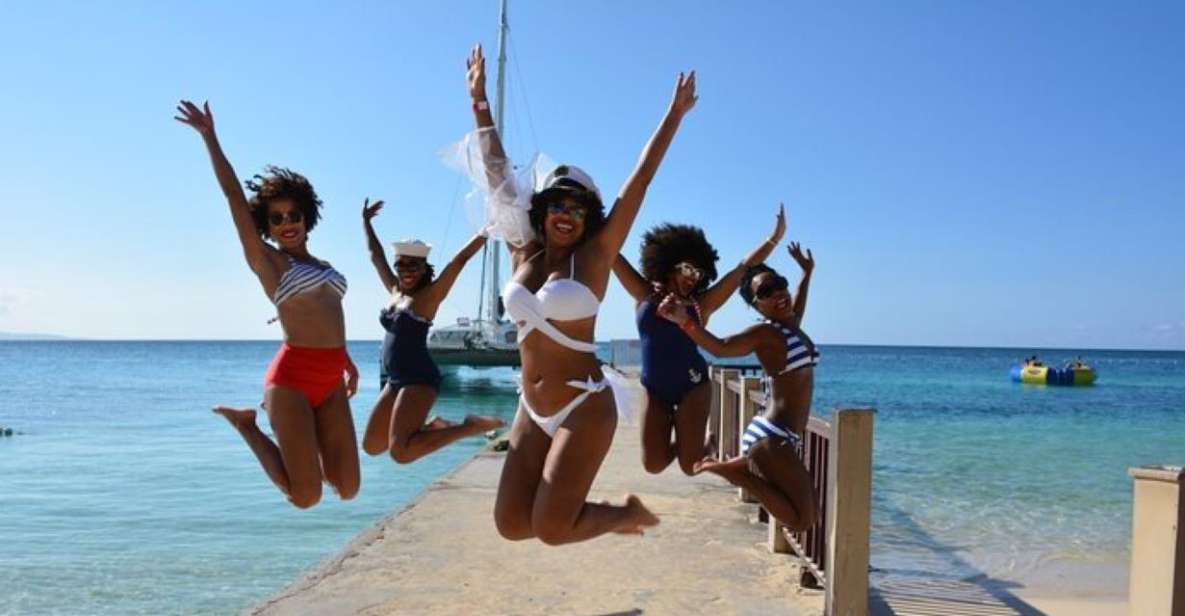 Montego Bay: Sunset Catamaran Cruise With Open Bar & Snacks - Luxury Catamaran Experience