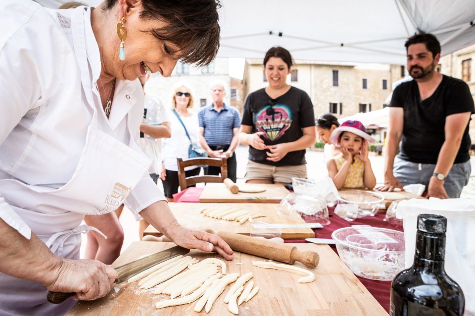 Montepulciano: Italian Cooking Class at a Tuscan Farm - Preparing Bruschetta, Pasta, and Sauce