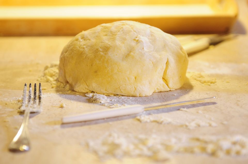 Montepulciano: Tuscan Cooking Class Traditional Pasta Menu - Instructor and Language