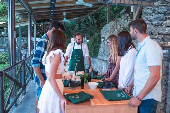 Monterosso Al Mare: Pesto Cooking Class Experience - Tips for Participants