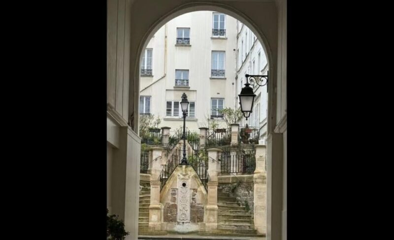 Montmartre for Art Lovers - Fun Walking Tour With Billy. - Tour Highlights