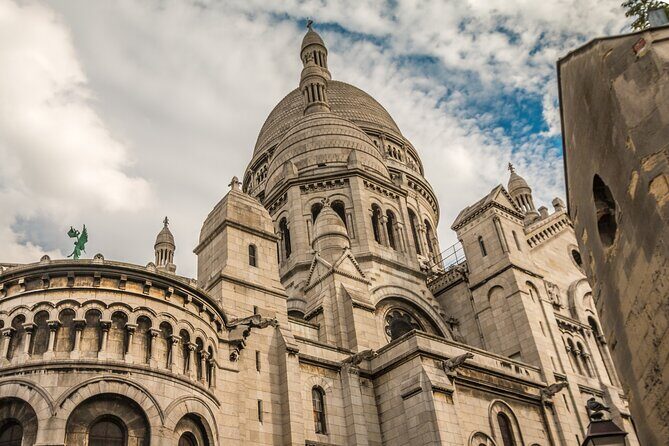 Montmartre Scavenger Hunt and Highlights Self-Guided Tour - The Sum Up