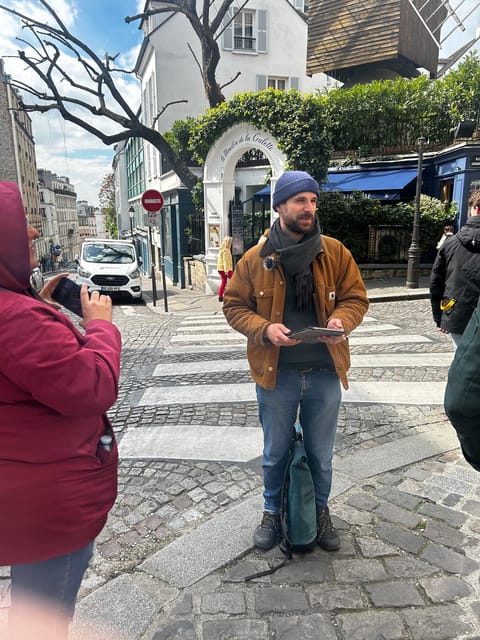 Montmartre Walking Tour: A Journey Through Art and History - Exploring the Iconic Landmarks of Montmartre