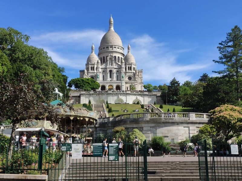Montmartre Walking Tour With a Local Guide - Itinerary Highlights