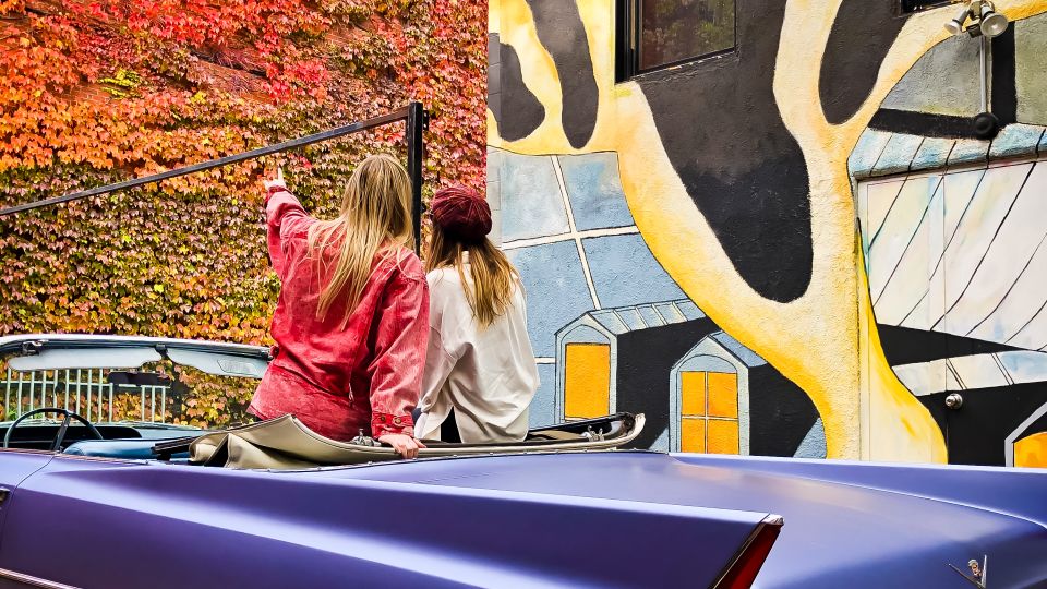 Montreal: Guided Tour in Vintage Convertible Cadillac - Itinerary for 3-hour Tour