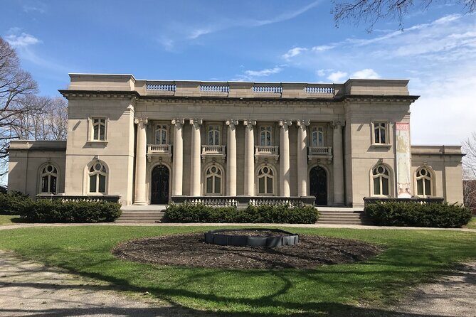 Montreal Olympic Park Self-Guided Walking Tour and Scavenger Hunt - Key Points