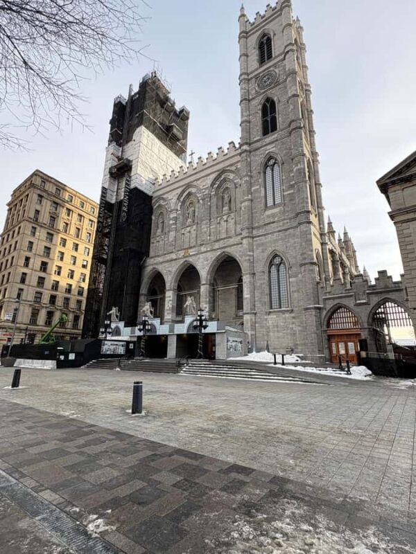 Montreal: Private City Tour by Luxury Sedan - Key Points