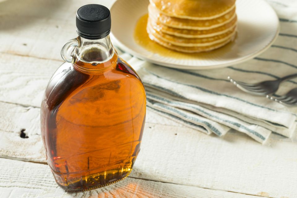Montreal: Sugar Shack Maple Syrup Day Trip With Lunch - Hotel Pickup and Drop-off