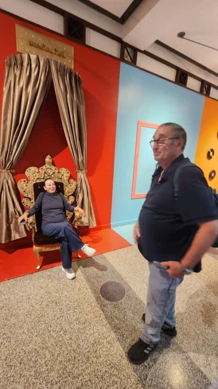 Montreal: Underground City visit with local touring Comedian - What to Expect on the Tour