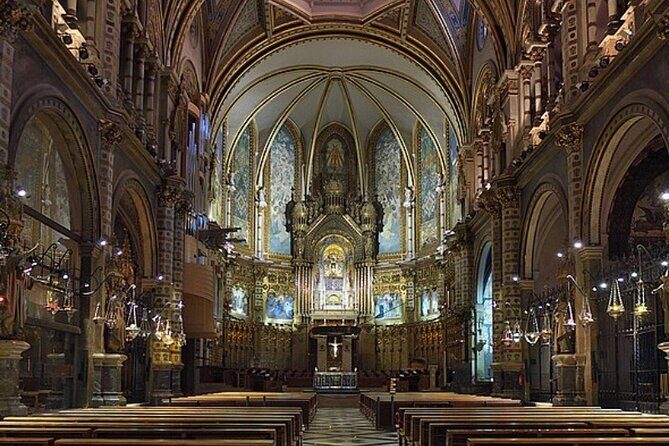 Montserrat and winery private daytrip from Barcelona - Starting from Barcelona: Comfort and Convenience