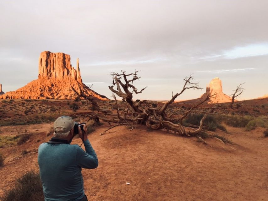Monument Valley: 3-Hour Sunrise Tour With Navajo Guide - Sunrise Over Iconic Landmarks