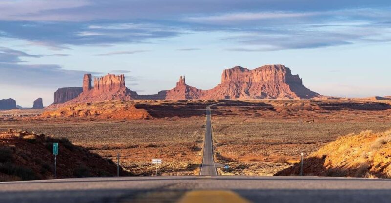 Monument Valley: Cultural Tour With Dinner and Entertainment - Itinerary Highlights
