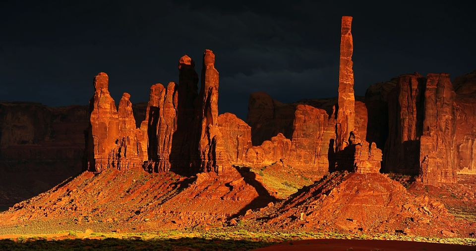 Monument Valley: Guided Sunset Tour - Big Hogan Discovery