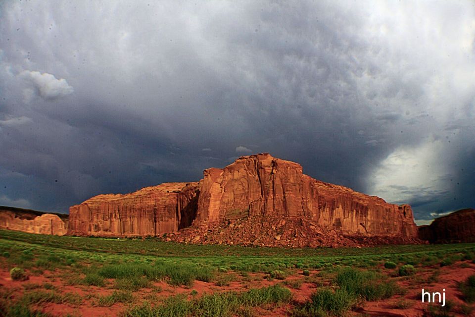 Monument Valley: Guided Sunset Tour - Local Guide Storytelling