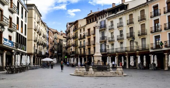 Monumental, Legendary and Unknown Teruel. - Navigating Teruels Winding Streets: Discovering Hidden Treasures