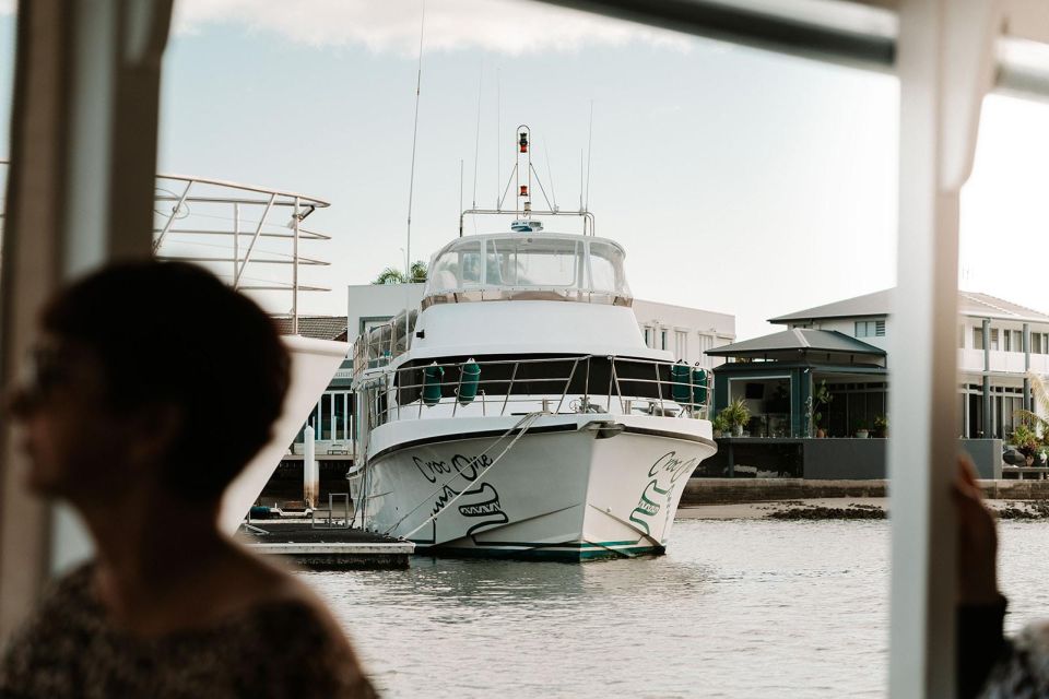 Mooloolaba: Sunshine Coast Sunset Canal Cruise - Reservation