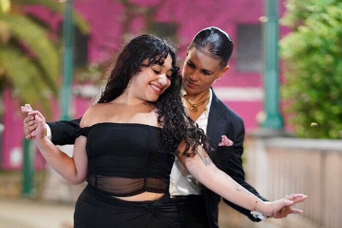 Moonlight Beginner Salsa Class in San Juan - Practical Tips for Participants