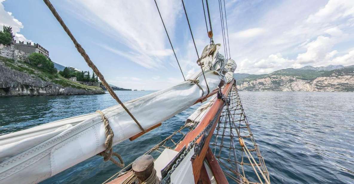 MORNING CRUISE WITH YOGA & RELAX ON HISTORICAL SAILBOAT - Key Points