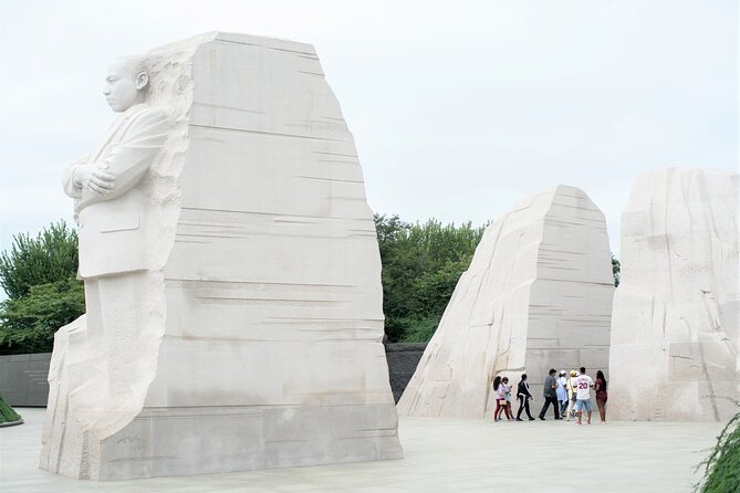 Morning Monuments City Tour With 8 Stops & Optional Entry Tickets - Booking and Cancellation Policy