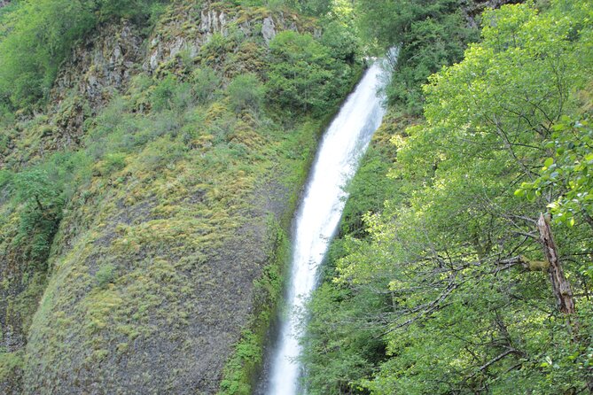 Morning Multnomah Falls and Gorge Waterfalls Tour - Discovering the Gorge Waterfalls