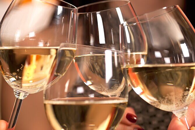 Mornington Peninsula Winery Bus Tour including lunch with a glass of wine - Key Points