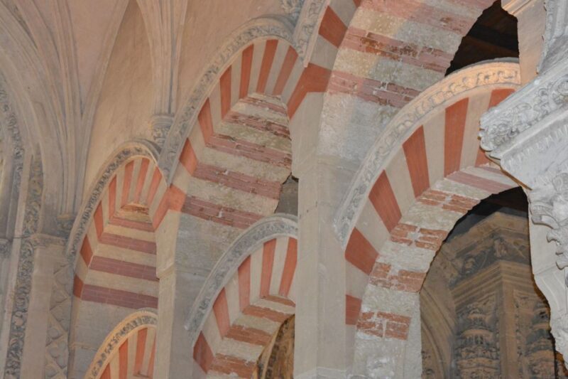 Mosque-Cathedral Small Group Guided Tour - Experience and Itinerary