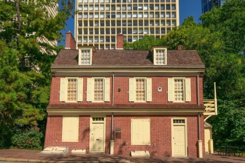 Most Charming Colonial Walking Tour: Society Hill + Old City - Key Points