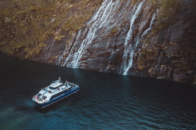 Mostraumen Fjord Cruise - Cruise Ship Amenities