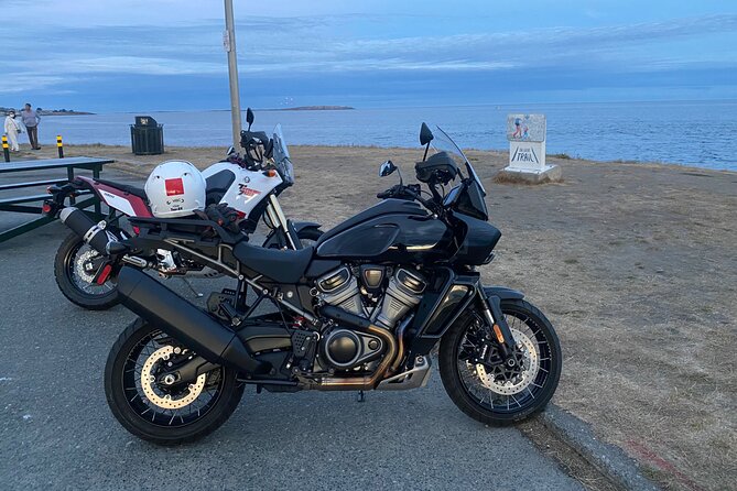 Motorcycle Rental in Sidney - About Fox Moto Rent