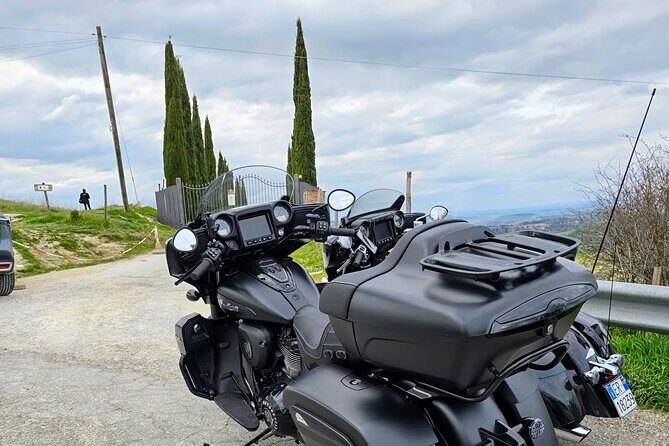 Motorcycle tour through the secret emotions of Tuscany - Valuing the Experience