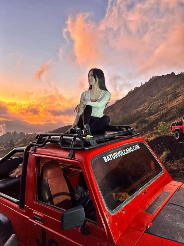 Mount Batur Jeep Sunrise & black lava with breakfast - Key Points