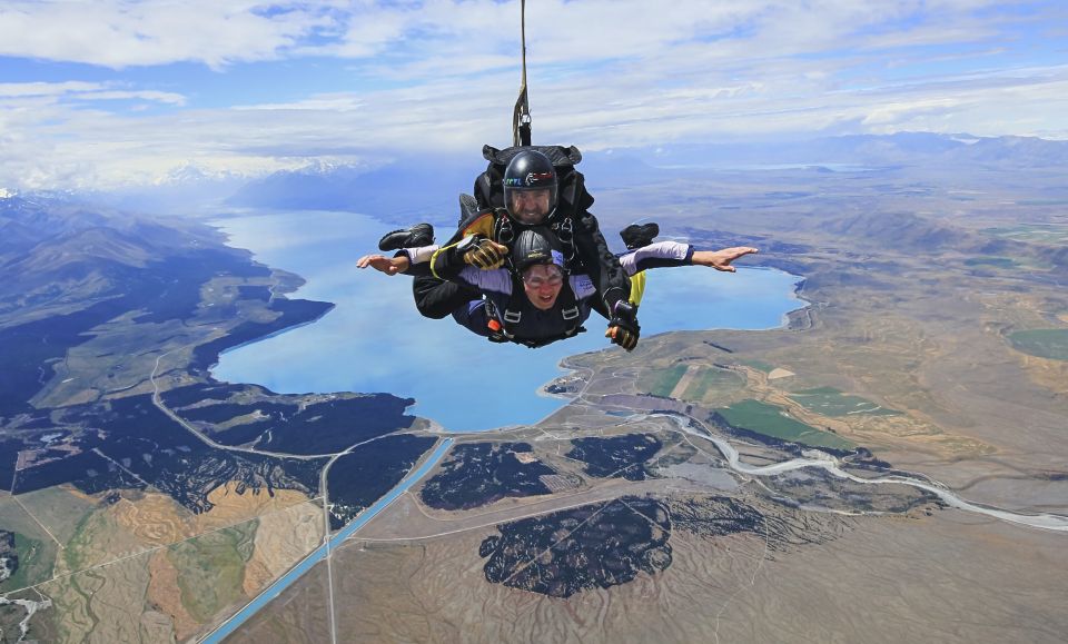 Mount Cook: Tandem Skydive Experience - Inclusions and Amenities